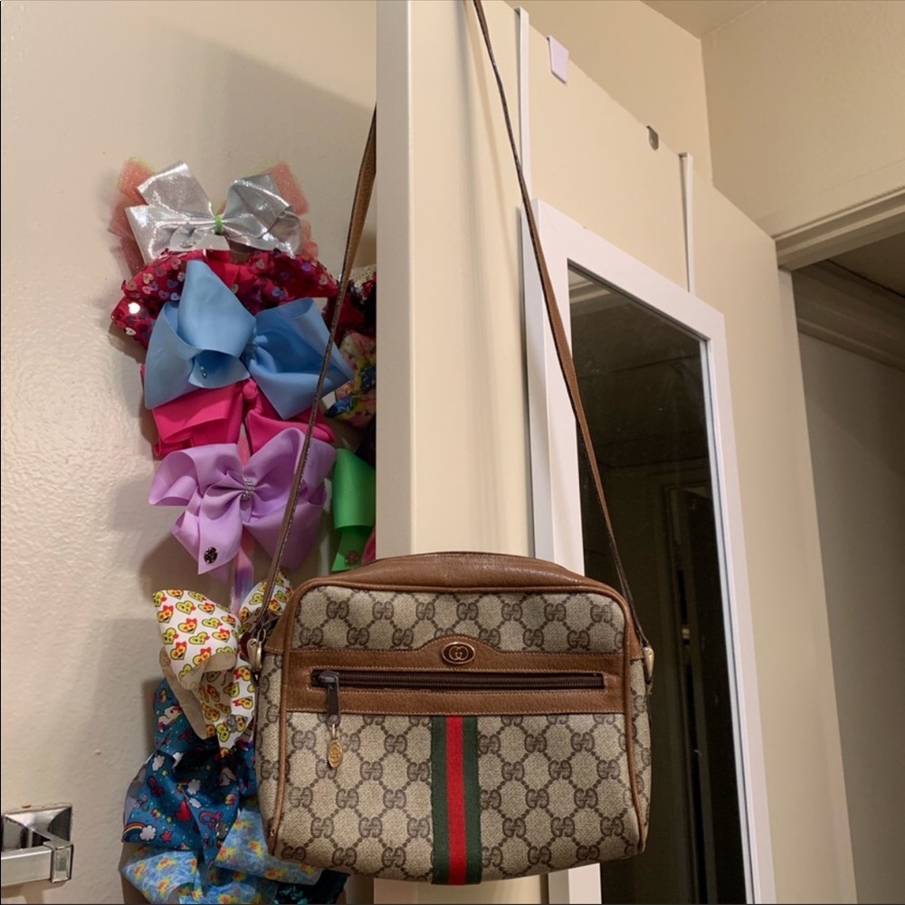 Vintage Gucci crossbody bag authentic